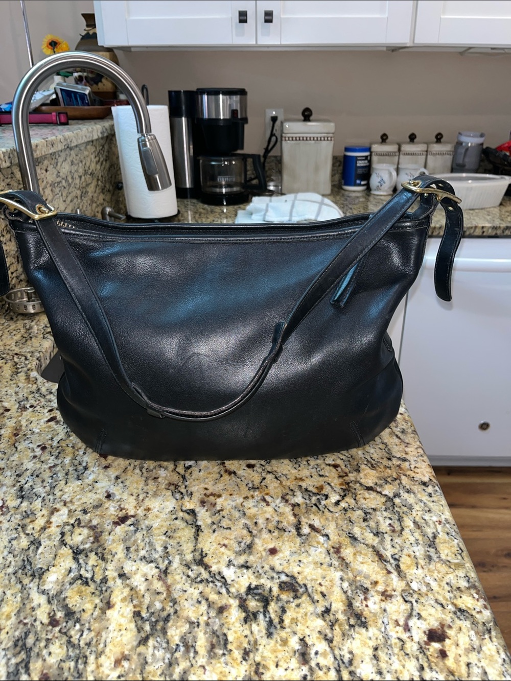 Vintage Authentic Coach Legacy West Hobo Leather Handbag. 9213